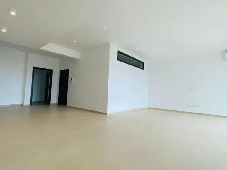 Appartement F3 haut standing avec piscine — Cocody Riviera M'Badon