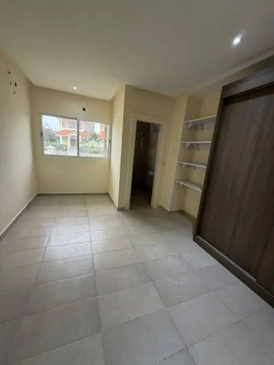Villa duplex F6 avec piscine — Cocody Riviera Abatta Cité Carmelia