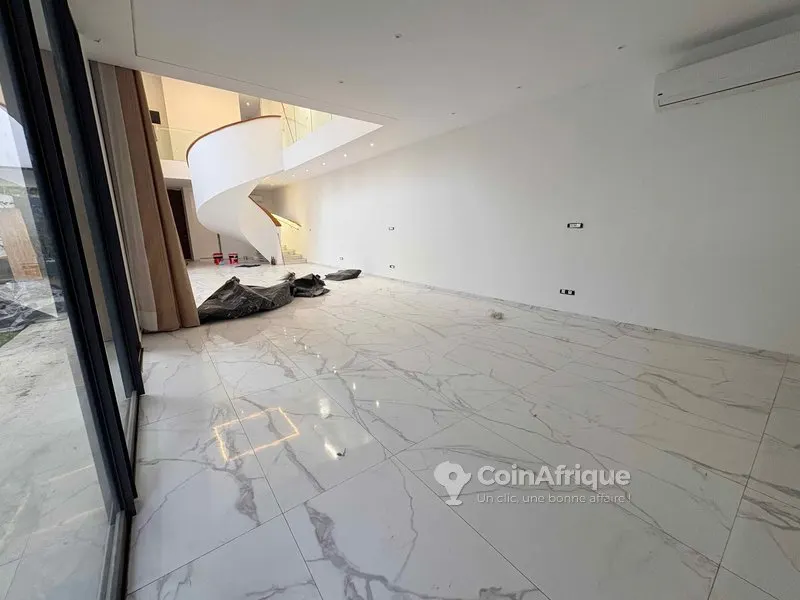 Villa duplex 6 pièces avec piscine — Cocody Riviera Golf 1