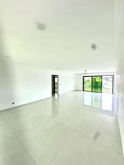 Appartement 3 pièces — Cocody Riviera 4