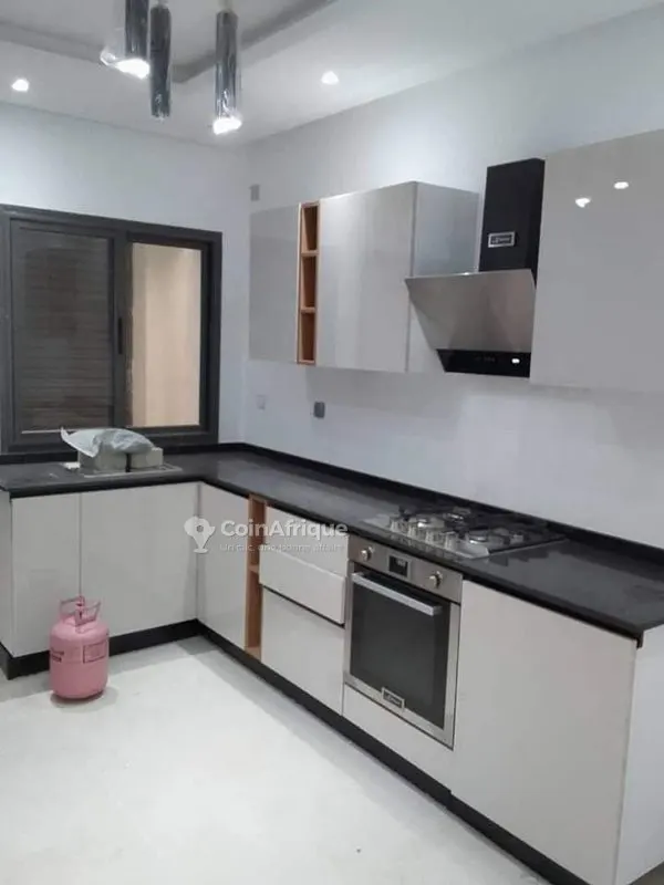 Appartement 4 pièces avec piscine et salle de sport — Cocody Deux Plateaux Vallon