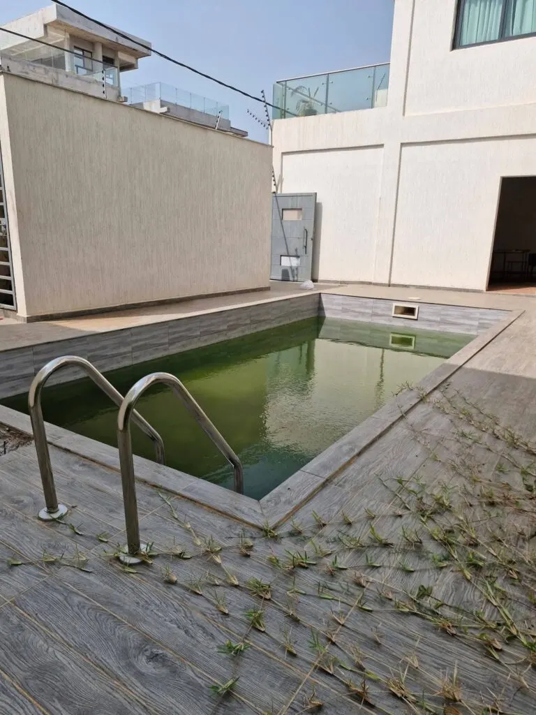 Maison 7 pièces avec piscine — Grand Bassam Mockeyville