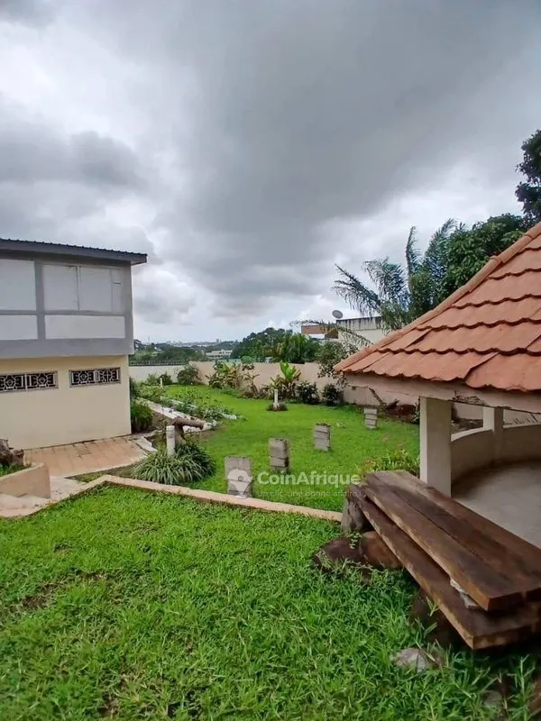 Villa duplex 10 pièces — Cocody Riviera 3