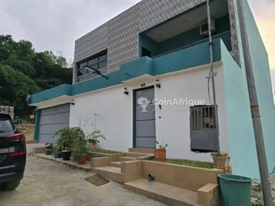 Villa duplex avec jardin — Bingerville