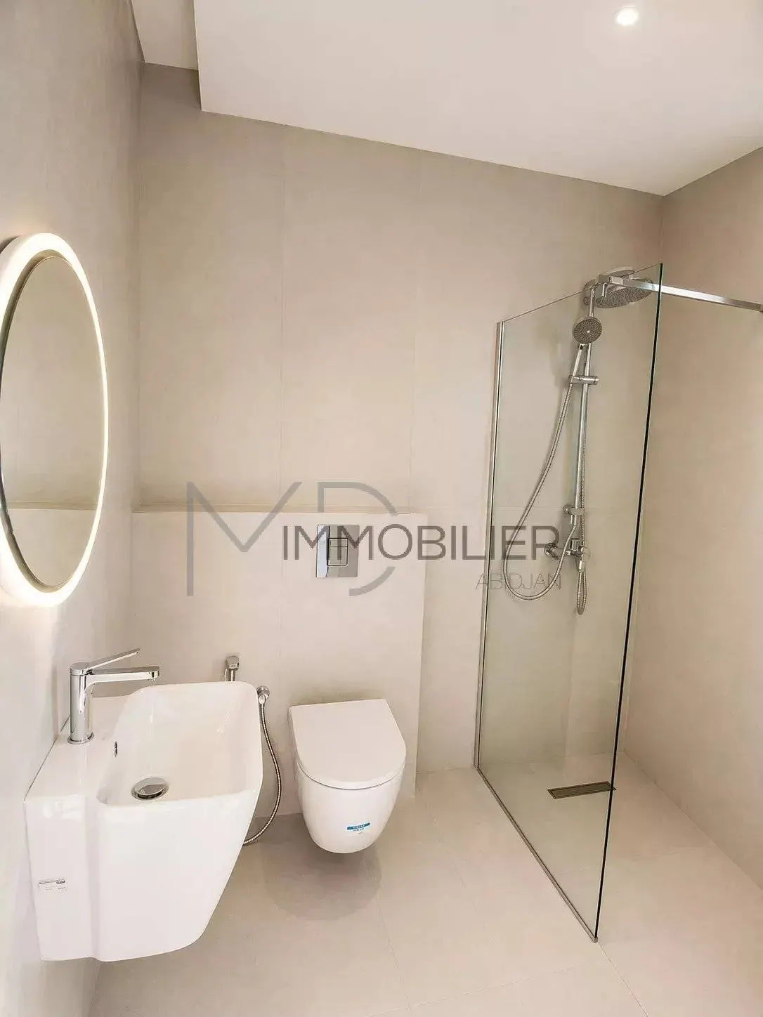 Appartement 4 pièces 200m² — Marcory Zone 4