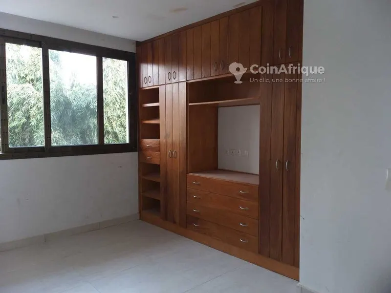 Appartement 3 pièces — Plateau Angré