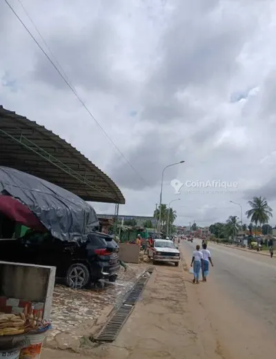 Terrain commercial 560 m² — Cocody Riviera