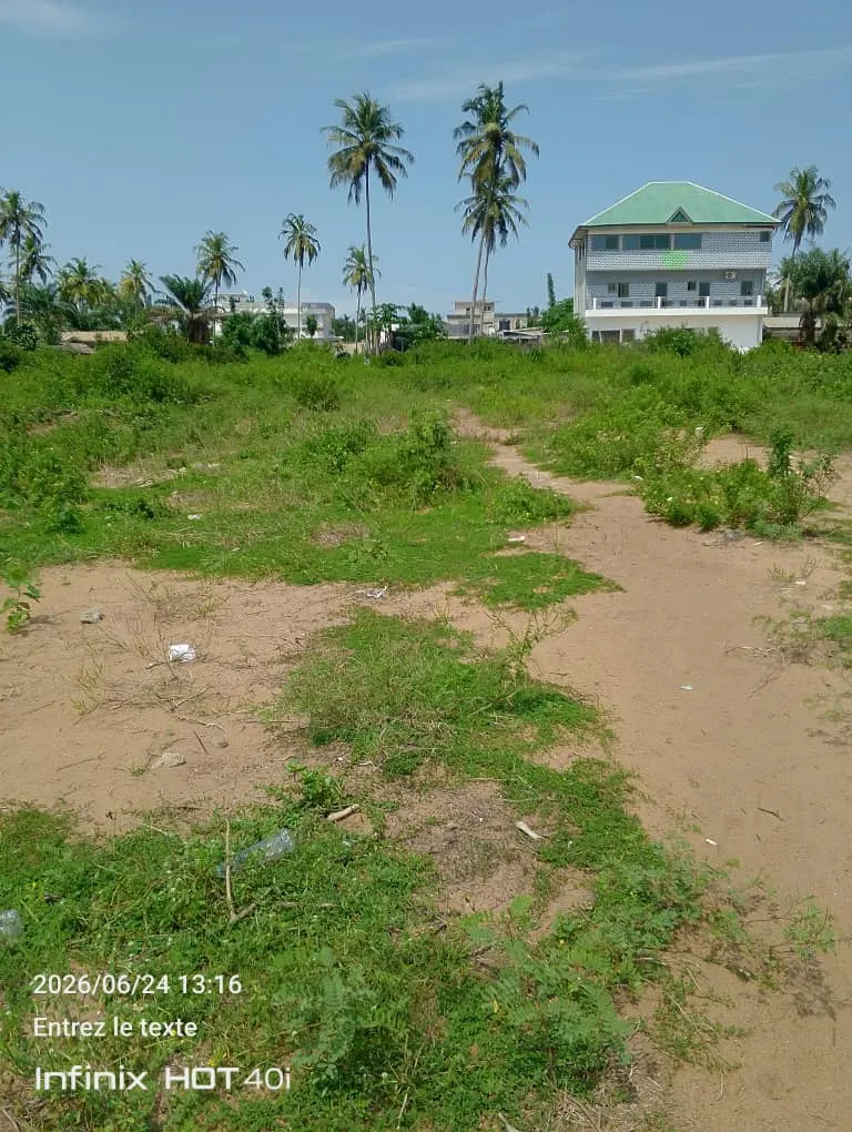 Terrain 2000 m² avec ACD — Marcory Biétry