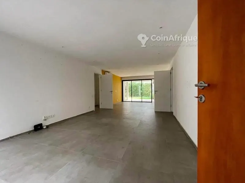 Villa 4 chambres avec dépendance — Cocody Riviera 3