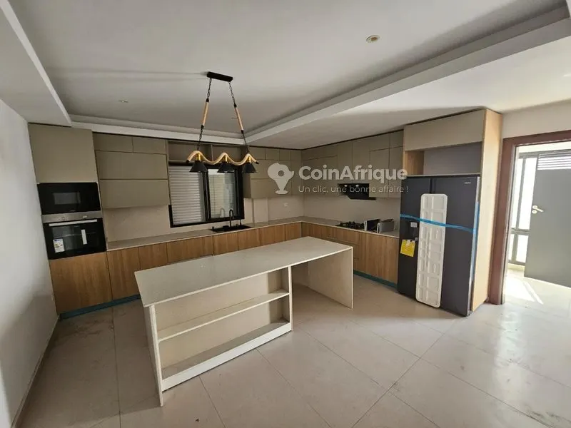 Villa duplex 7 pièces avec jacuzzi — Riviera 4 M'badon