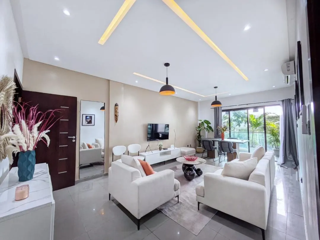 Appartement meublé 3 pièces — Angré, Cocody