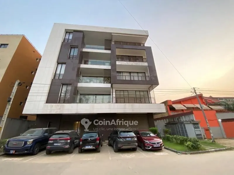 Appartement 4 pièces haut standing — Cocody Angré