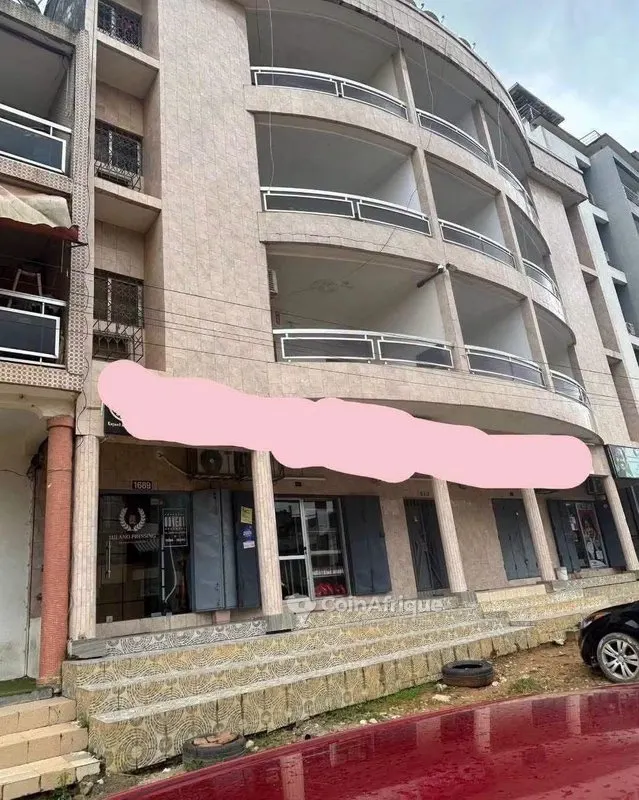 Immeuble R+3 jumelé avec rendement locatif — Cocody Riviera Palmeraie