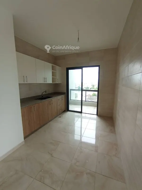 Appartement de standing 3 pièces — Cocody Riviera 4