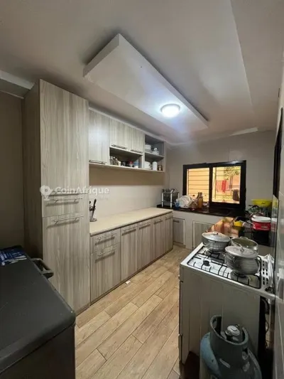Villa duplex 10 pièces avec jardin et magasins — Angré 11e tranche