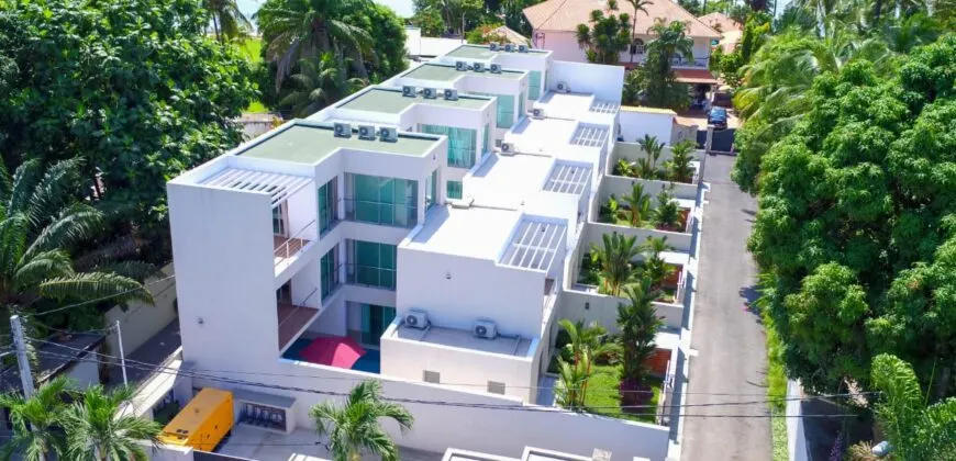 Duplex meublé F4 haut standing avec piscine — Marcory Zone 4