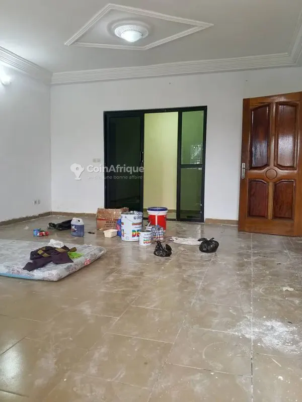 Appartement 4 pièces avec balcon — Angré CHU Base CIE