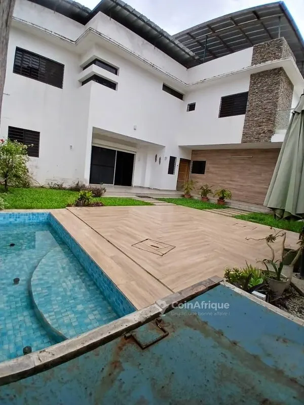 Villa duplex 6 pièces avec suite parentale — Cocody Riviera M'Badon