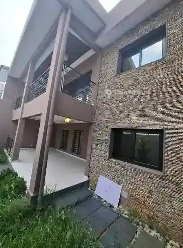 Villa duplex 7 pièces avec piscine — Riviera Faya Cité Artci
