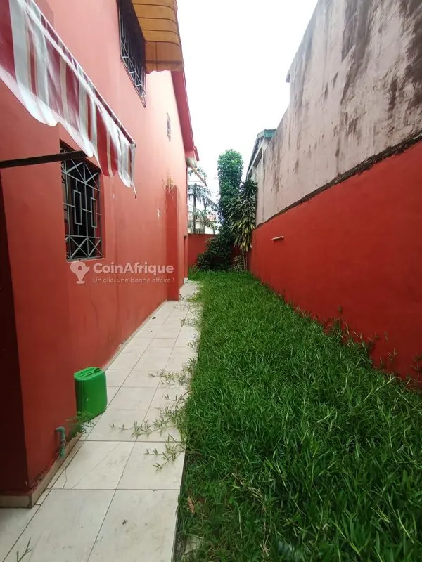 Villa duplex 5 pièces avec dépendance — Cocody Riviera Bonoumin