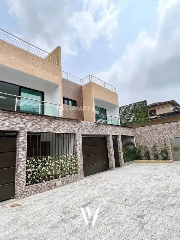 Villa 4 pièces — Cocody Riviera Golf