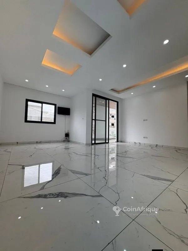 Villa duplex 7 pièces avec dépendance autonome — Riviera M'Badon