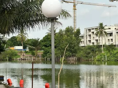 Terrain en bordure d'eau — Abatta