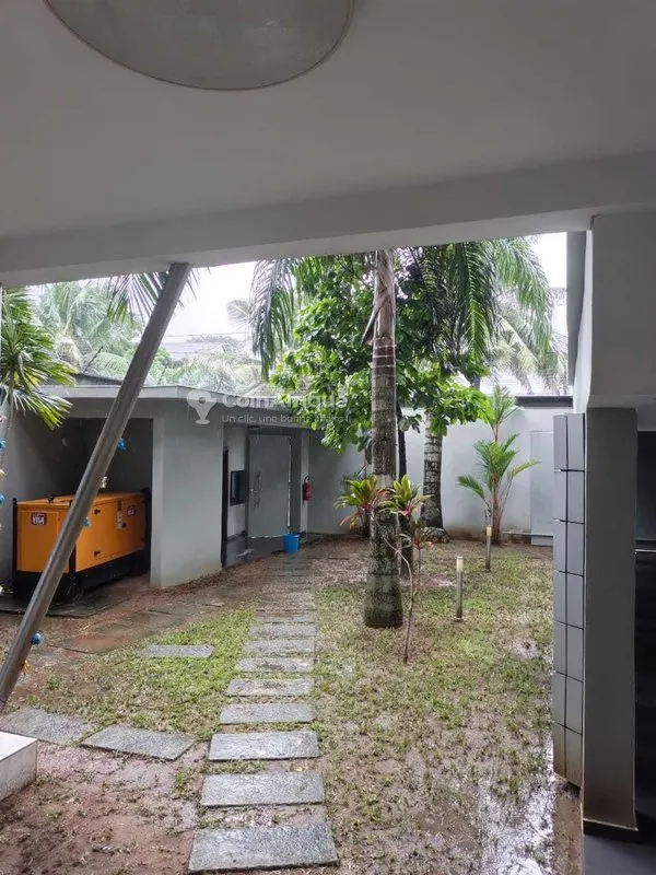 Villa duplex 7 pièces avec piscine — Cocody 2 Plateaux