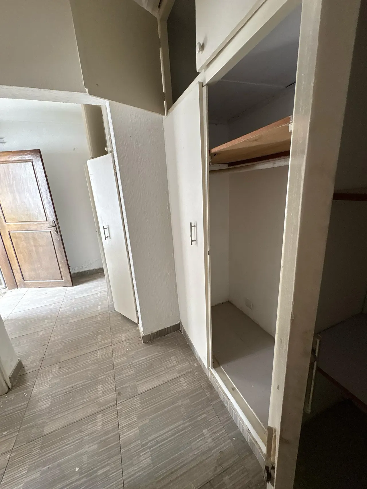 Villa triplex 12 pièces avec garage — Riviera Palmeraie, Cocody