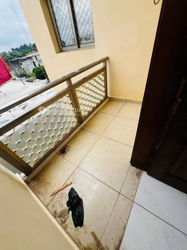 Appartement 4 pièces — Cocody Riviera Faya