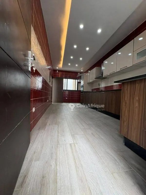 Villa duplex 6 pièces avec jardin et garage — Cocody Riviera 4