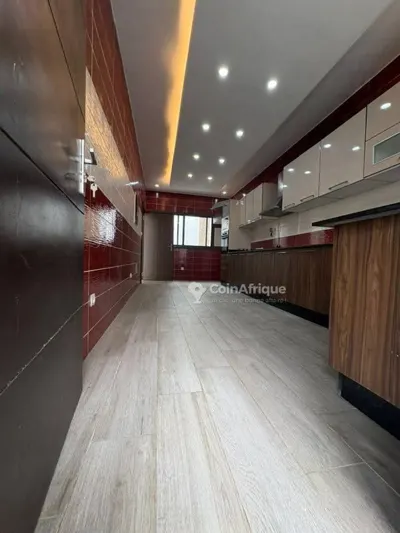 Villa duplex 6 pièces avec jardin et garage — Cocody Riviera 4