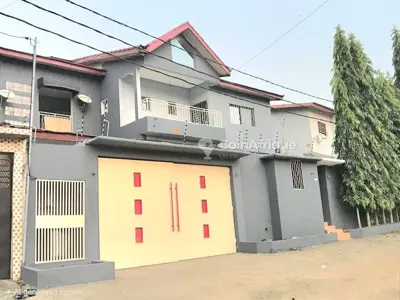 Duplex 6 pièces avec terrasse vue ville — Cocody Angré Bessikoi