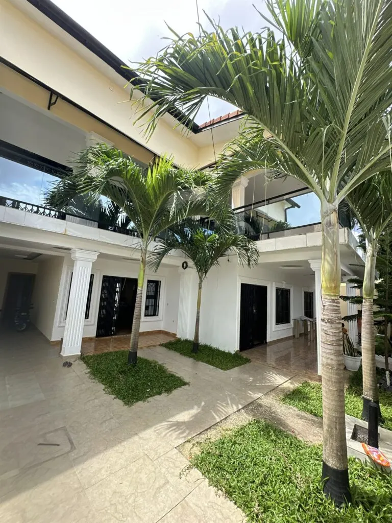 Maison 6 pièces à louer — Grand Bassam