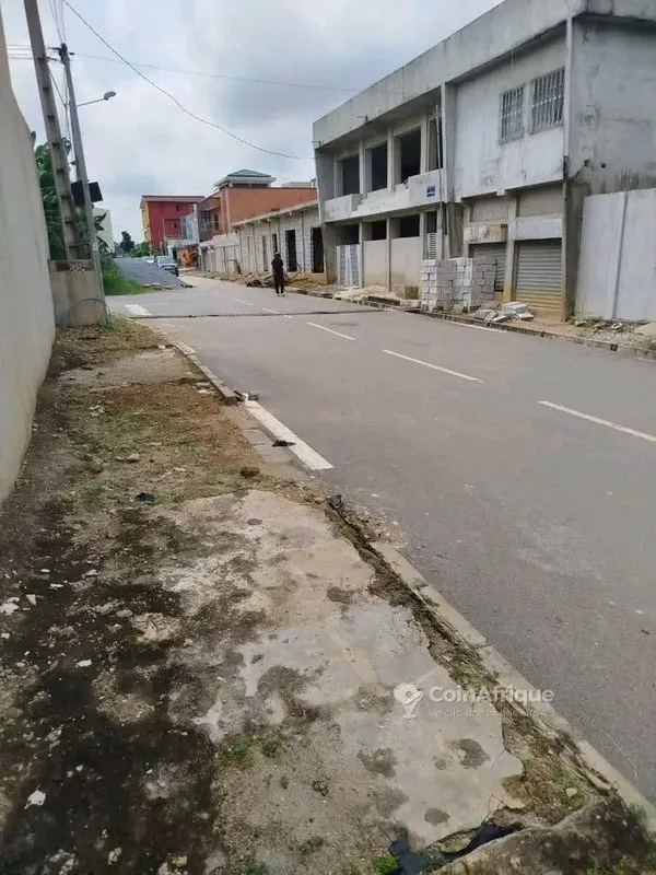 Parcelle 400 m² résidentielle — Abatta