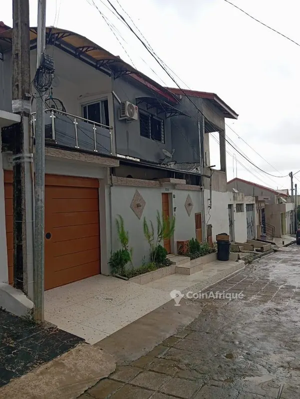 Villa duplex 5 pièces avec piscine — Cocody