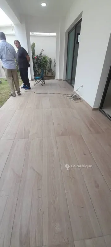 Villa duplex 7 pièces avec piscine — Abatta Oribat Saphir