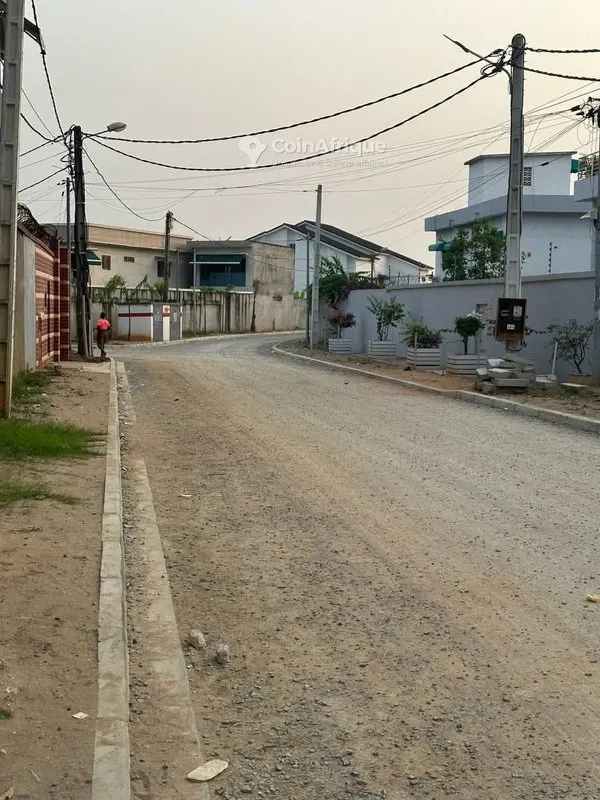 Terrain 920 m² — M'badon