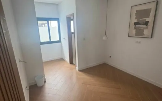Villa 300 m² avec accès lagune et océan — Assinie