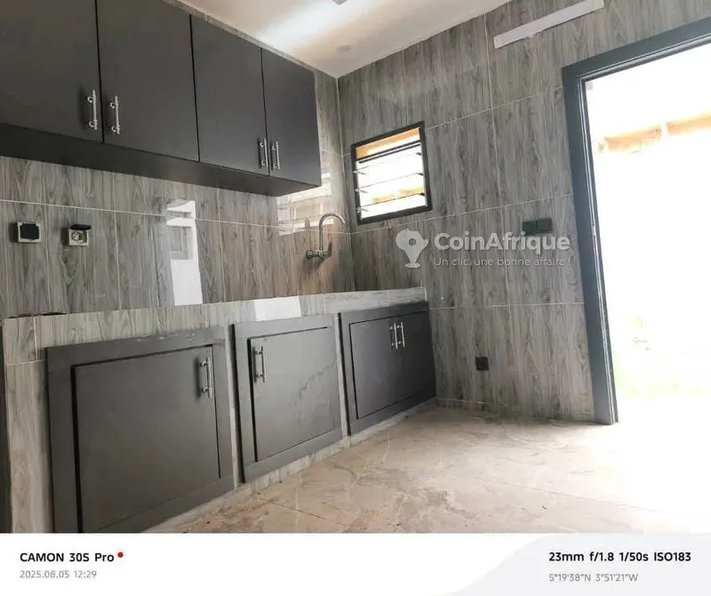 Villa basse 4 pièces avec fondation duplex — Bingerville