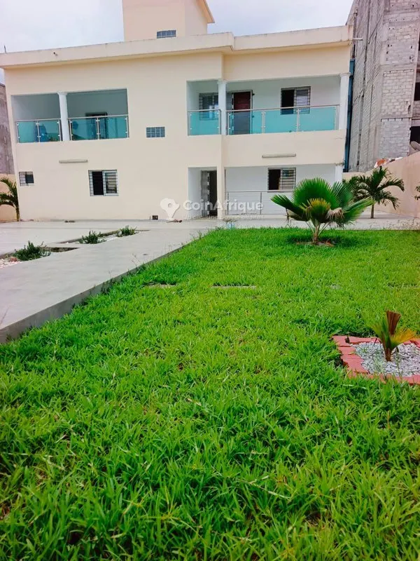 Villa 7 pièces avec jardin — Riviera Faya