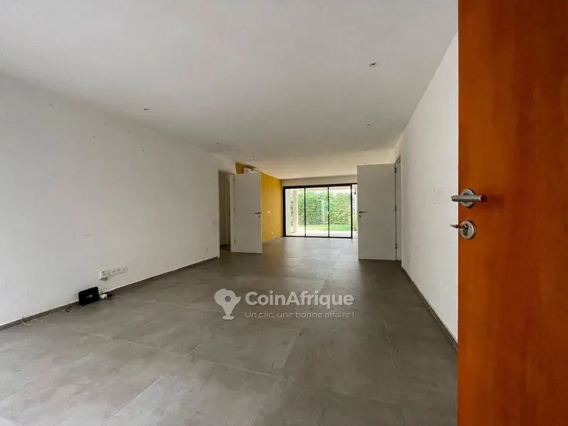 Villa 4 chambres avec dépendance — Cocody Riviera 3