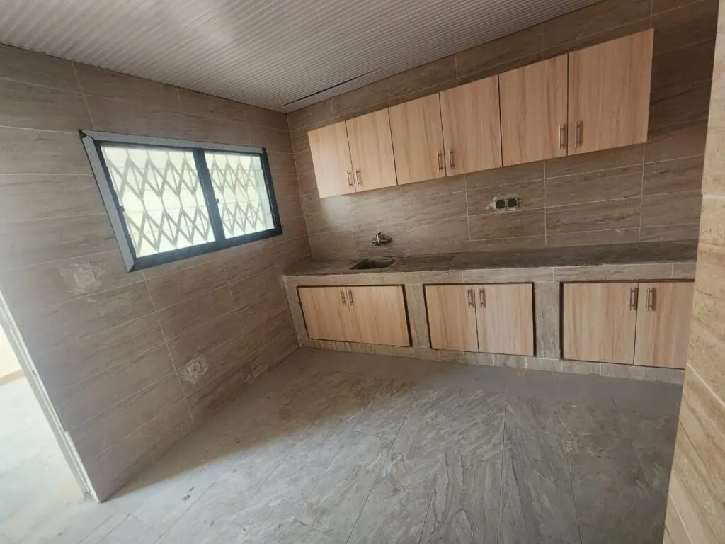 Maison 4 pièces à louer — Cocody