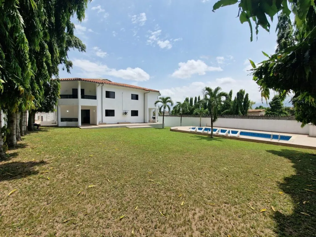 Villa 10 pièces avec piscine — Cocody Riviera Palmeraie